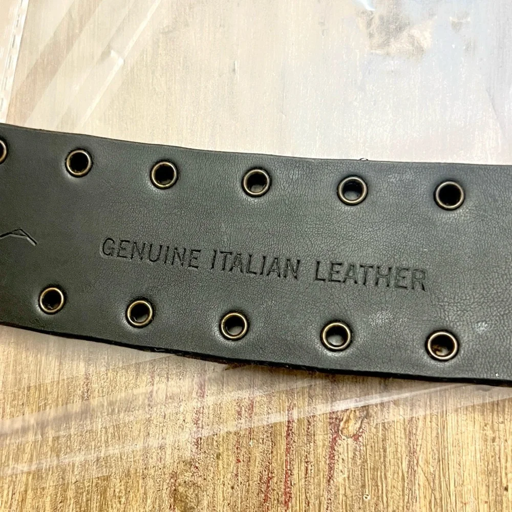 Via Spiga,Soft Italian Leather Belt,Metal Embellishments,Excellent Cond,Size L